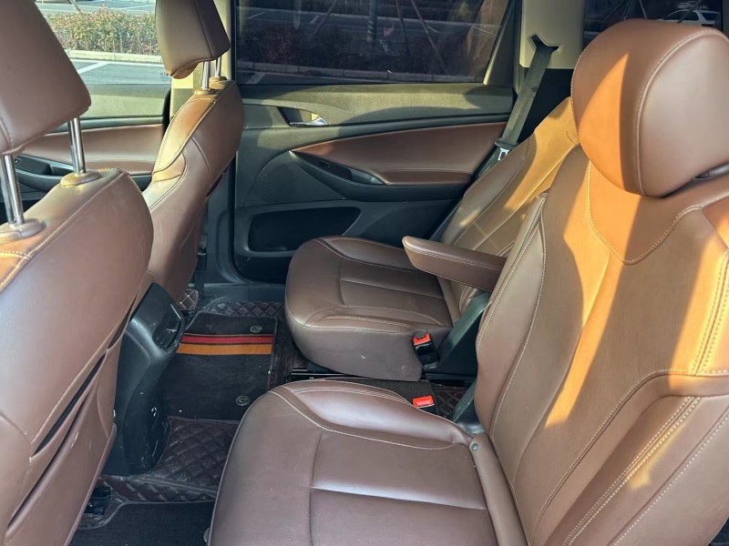 徐州20年别克GL65