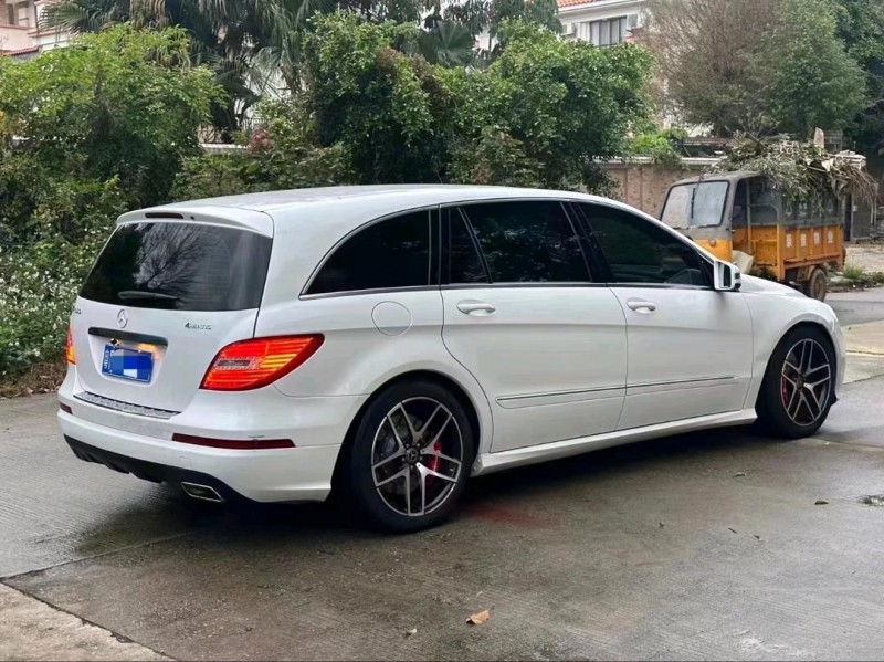 广州11年奔驰R4