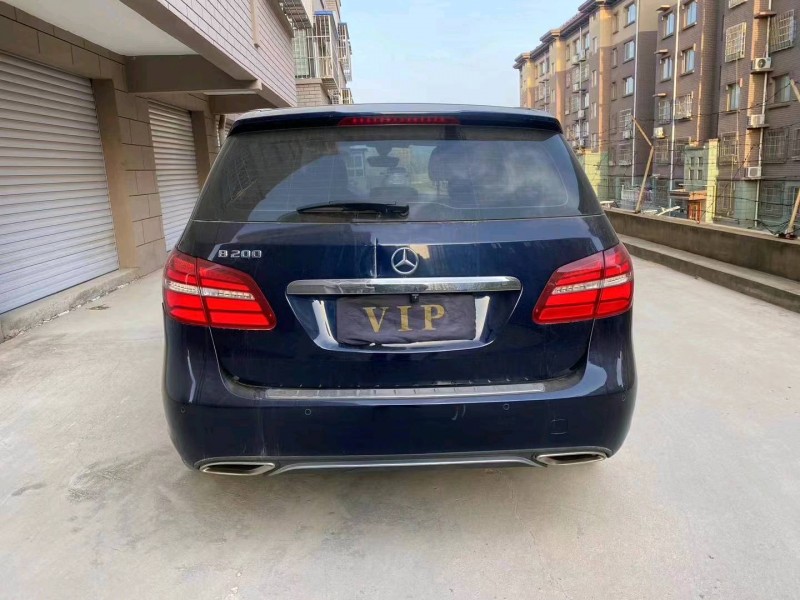 东营19年奔驰B6