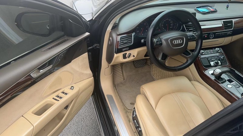 济南11年奥迪A8L5