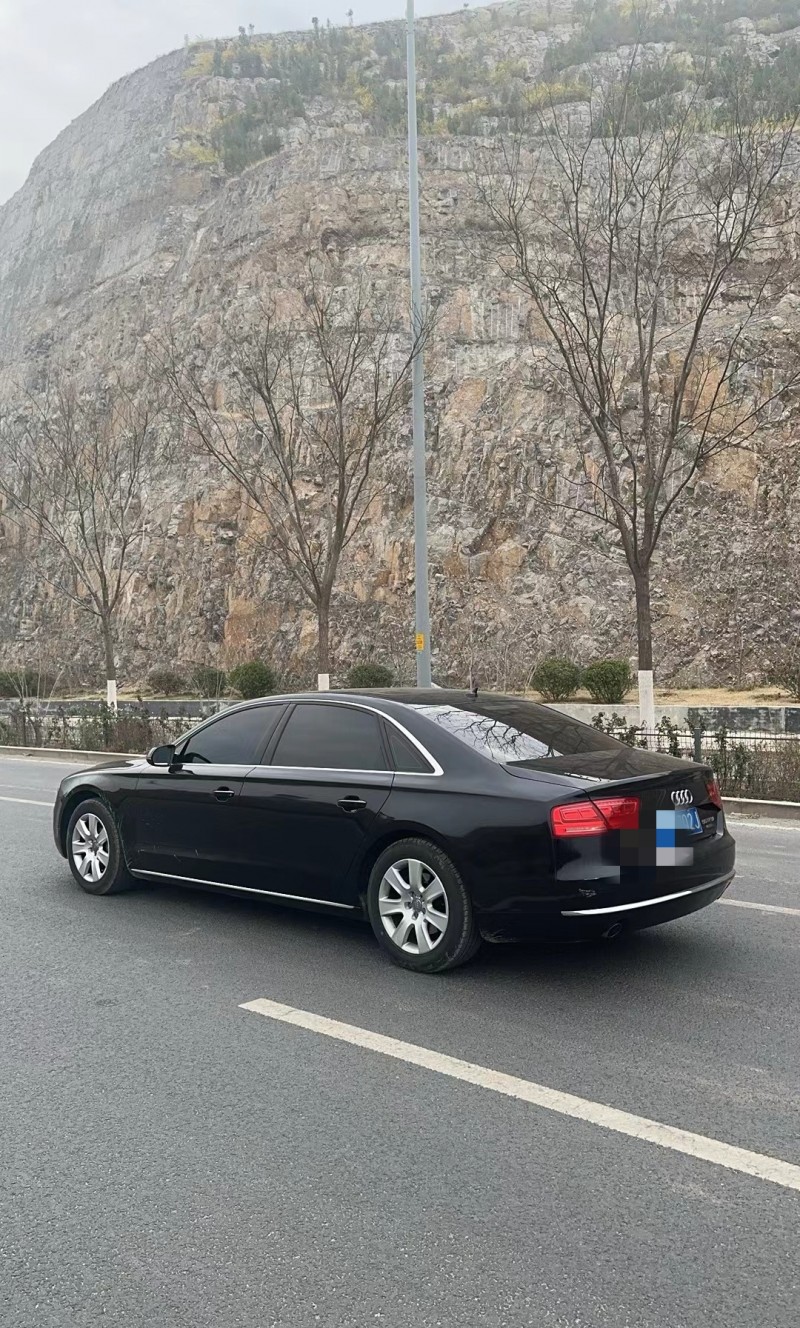 济南11年奥迪A8L7