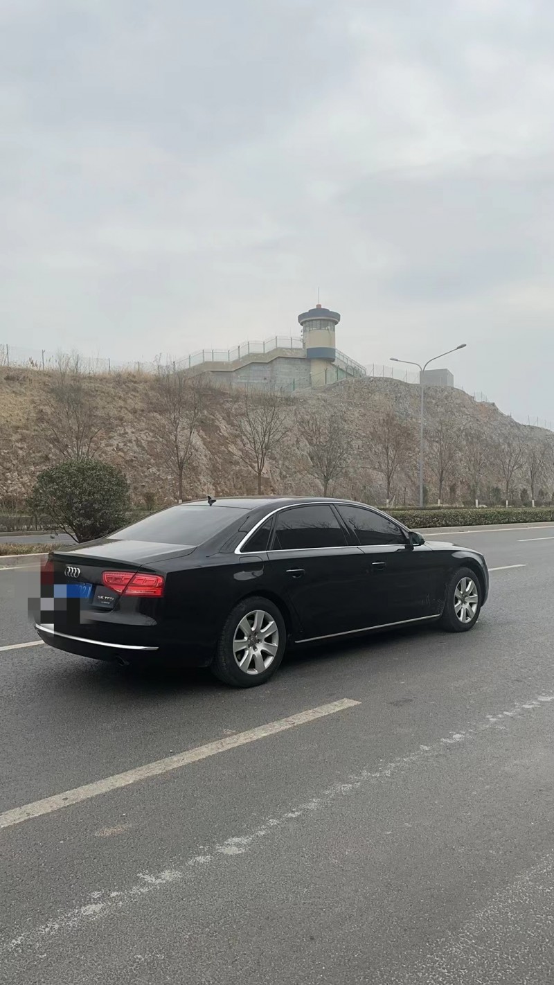 济南11年奥迪A8L8