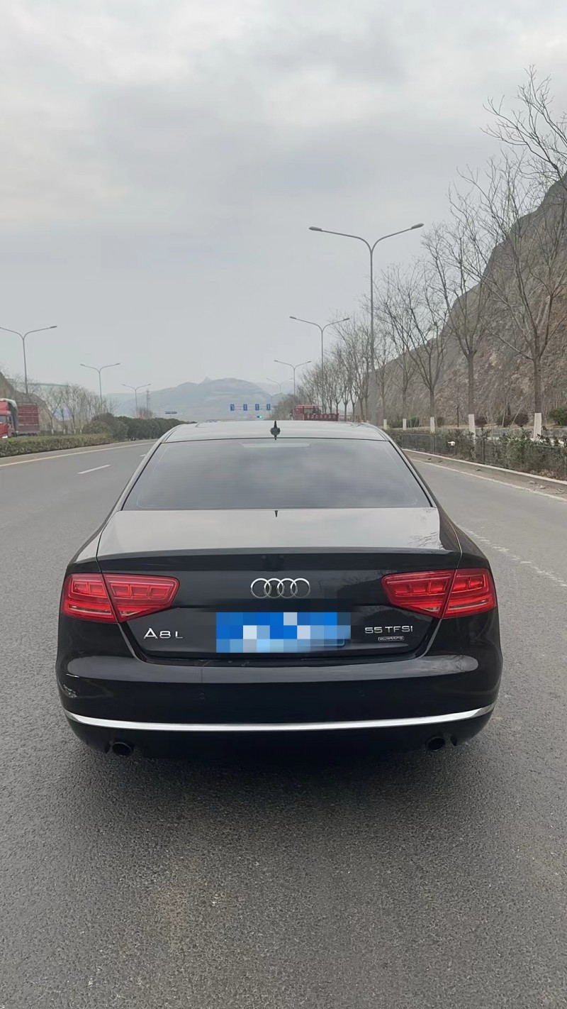 济南11年奥迪A8L9