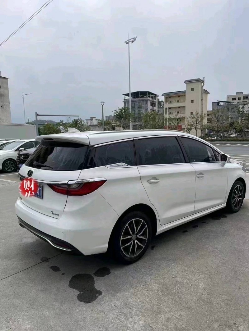汕头18年比亚迪宋MAX8