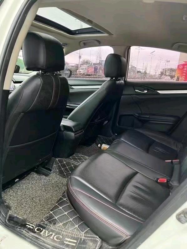 佛山17年本田思域2