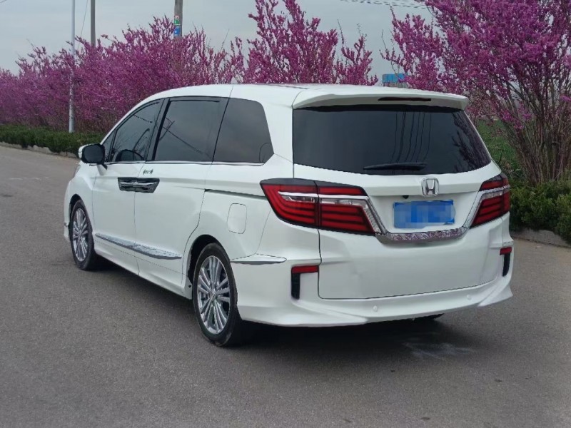 济宁17年本田艾力绅8