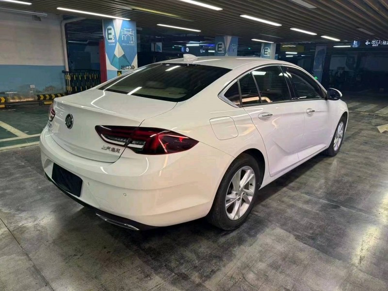 台州21年别克君威8