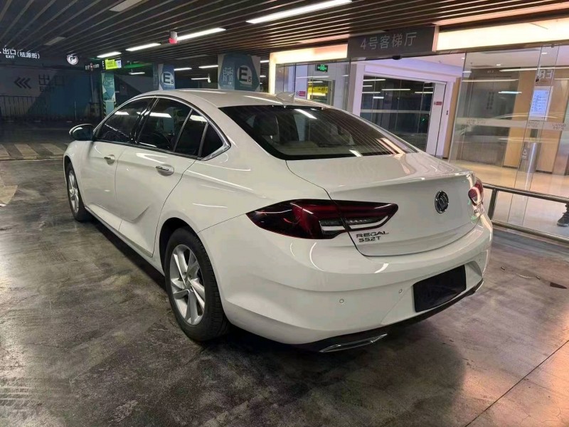 台州21年别克君威9