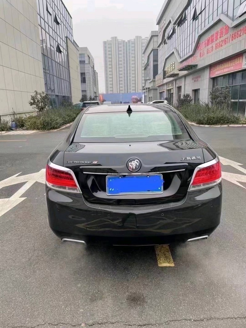 菏泽12年别克君越6