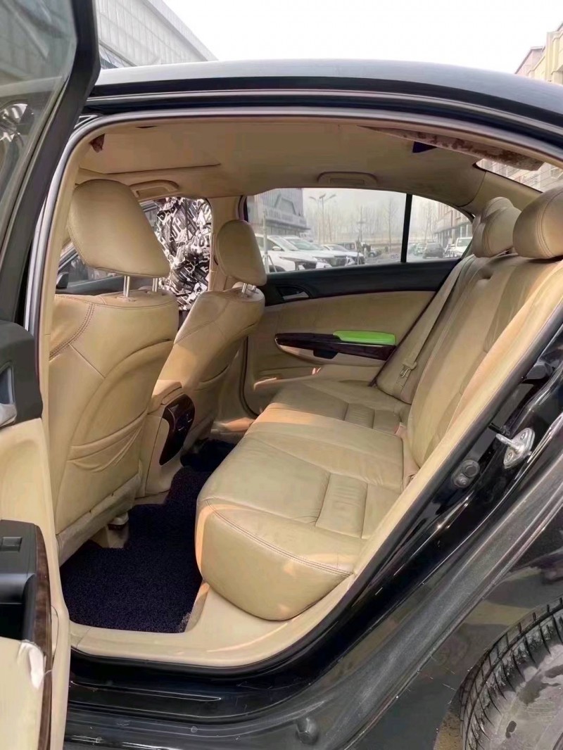 菏泽09年本田雅阁3