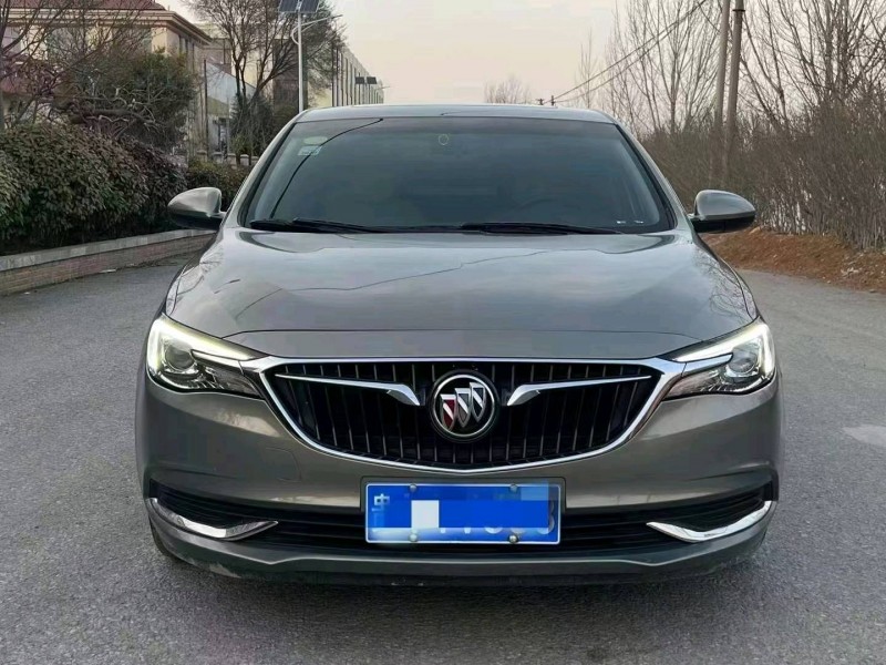 青岛18年别克英朗1