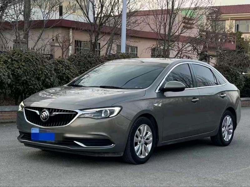 青岛18年别克英朗3