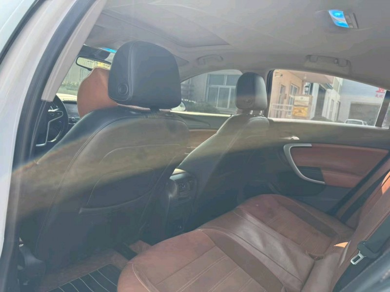 青岛15年别克君威4