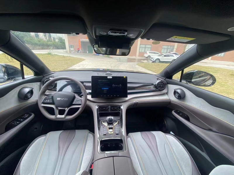 佛山23年比亚迪护卫舰8