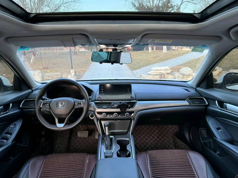 邢台20年本田雅阁5