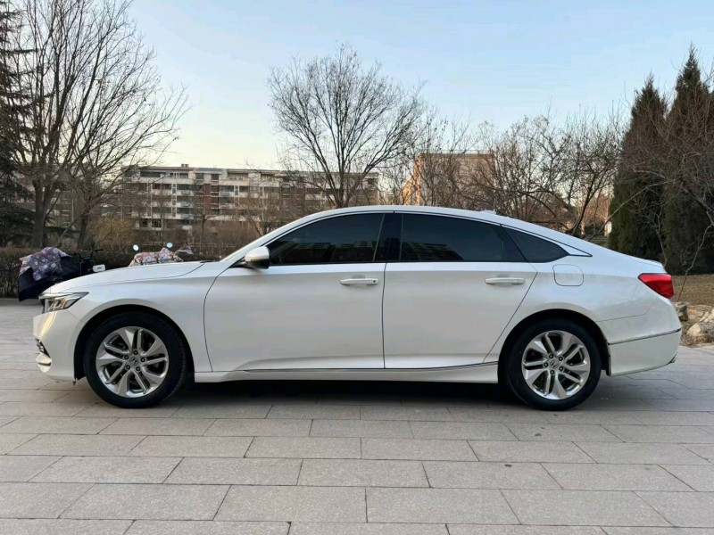 邢台20年本田雅阁8