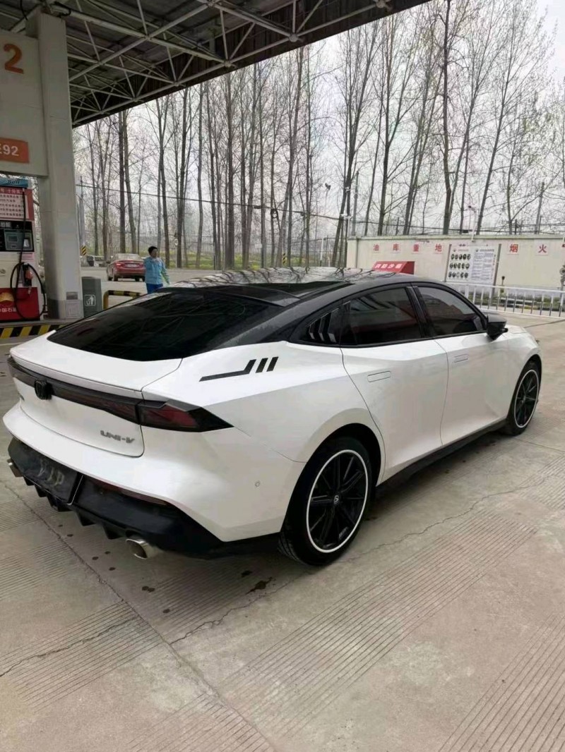 淮南22年長安汽車UNI-V6