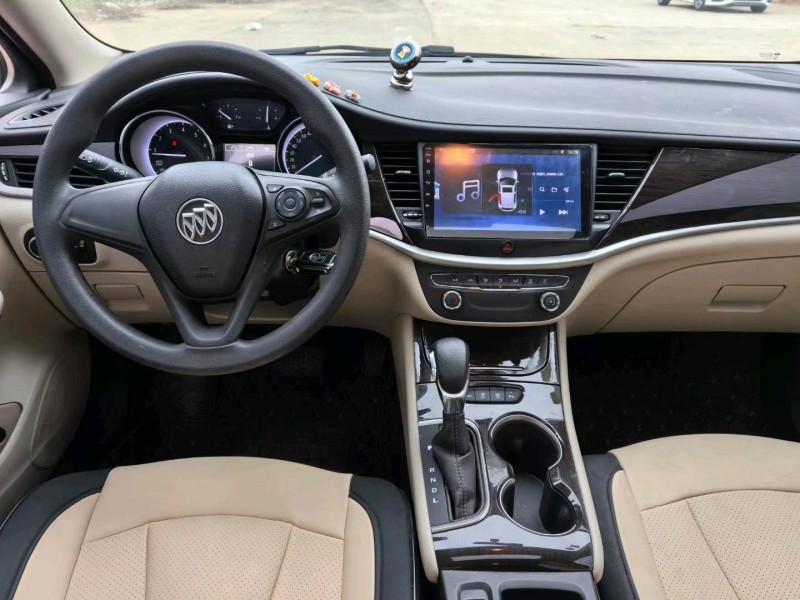 徐州18年别克威朗5