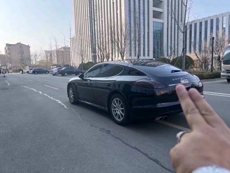 枣庄13年保时捷帕拉梅拉4
