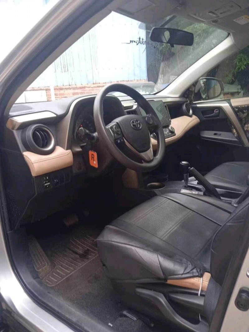 欽州15年豐田RAV4榮放6