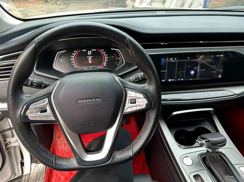 欽州19年長安汽車歐尚7