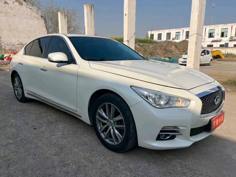 安陽17年英菲尼迪Q50L2