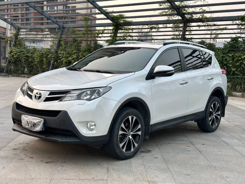 广州15年丰田RAV42