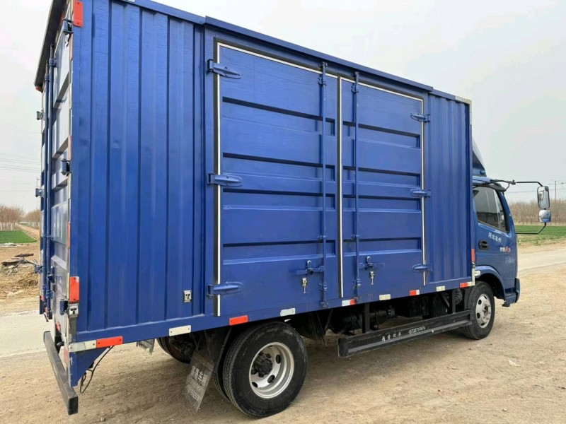 保定21年奥驰汽车A35