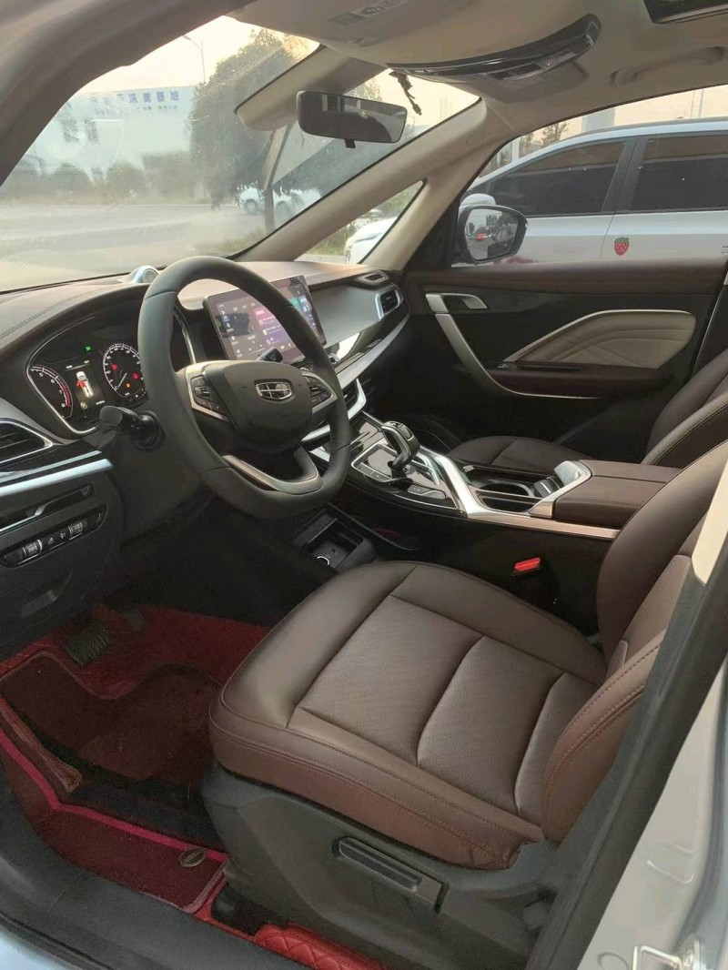 保定22年吉利嘉际4