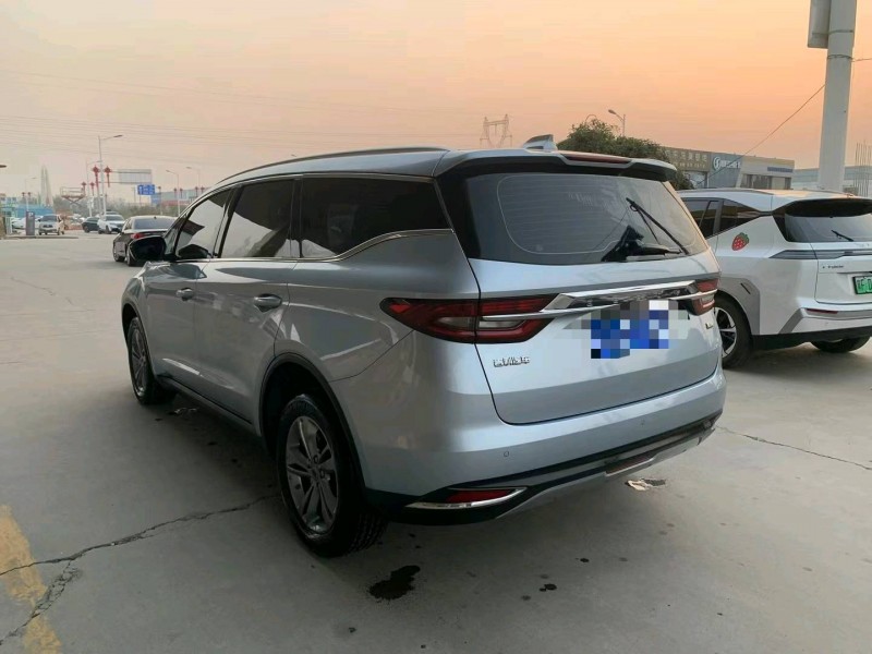 保定22年吉利嘉际8