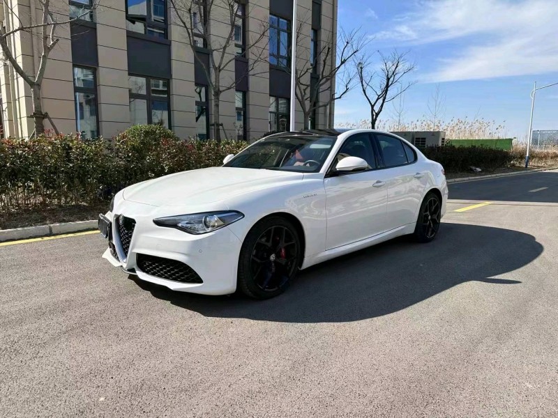 徐州21年阿尔法·罗密欧Giulia2