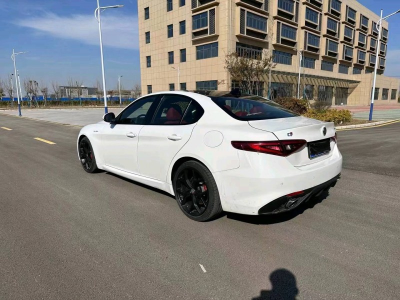 徐州21年阿尔法·罗密欧Giulia7
