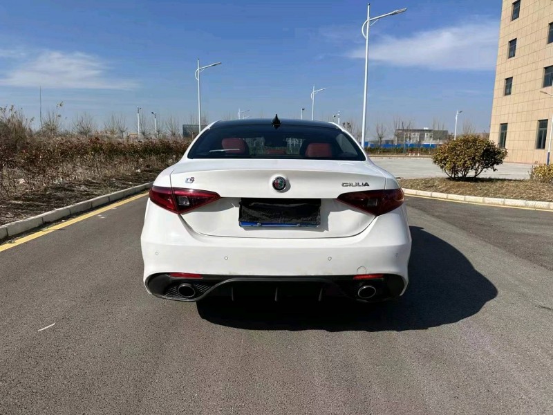 徐州21年阿尔法·罗密欧Giulia9