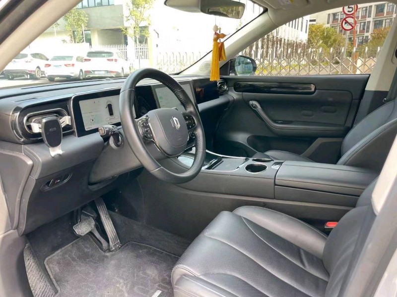 淄博22年零跑汽車C118