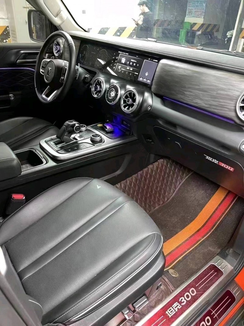 成都21年长城汽车坦克3008