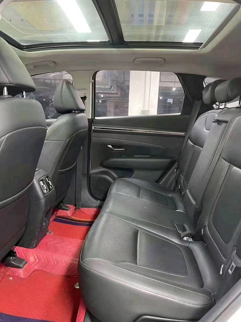 成都22年现代途胜7