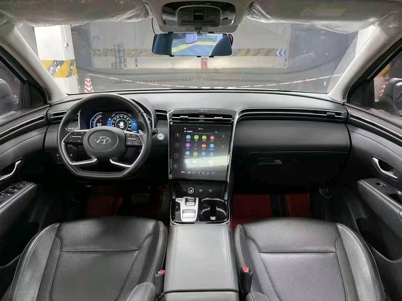 成都22年现代途胜9