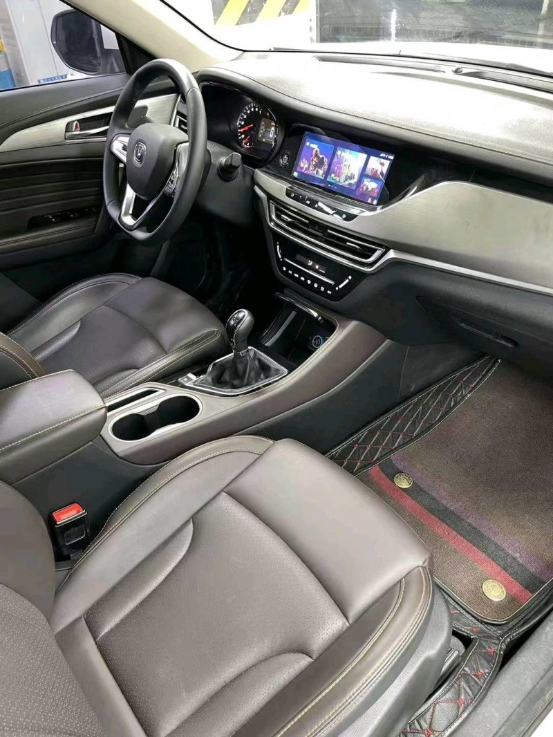 成都19年长安汽车CS358