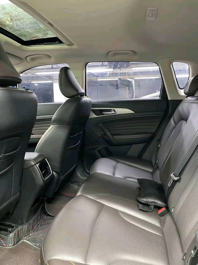 成都19年长安汽车CS359