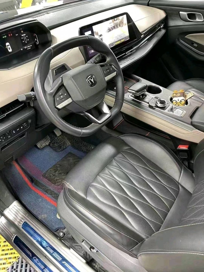 成都22年长安汽车CS557