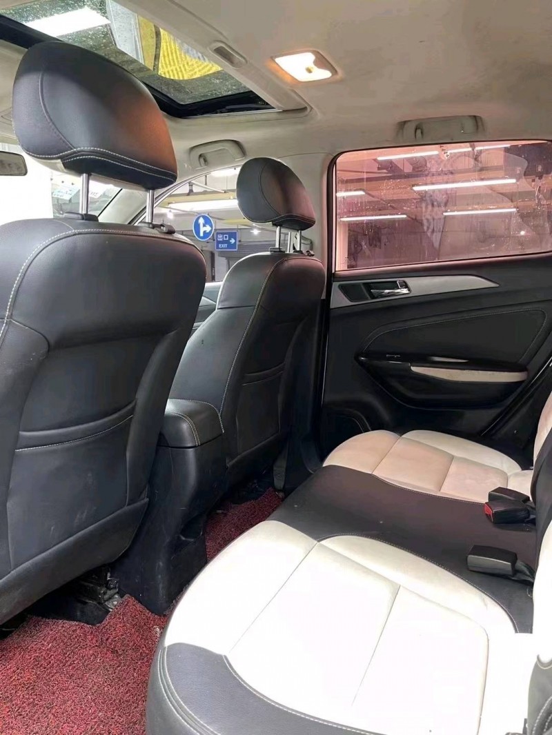 成都18年长安汽车CS359