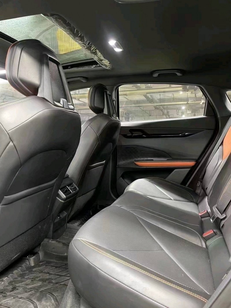 成都23年长安汽车UNI-V7