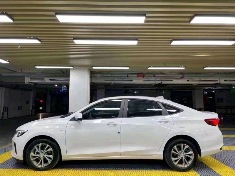 成都23年别克威朗3