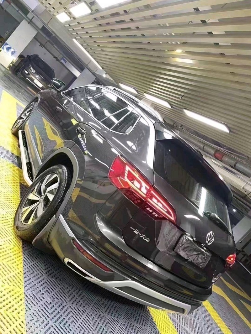 成都20年大众探岳6