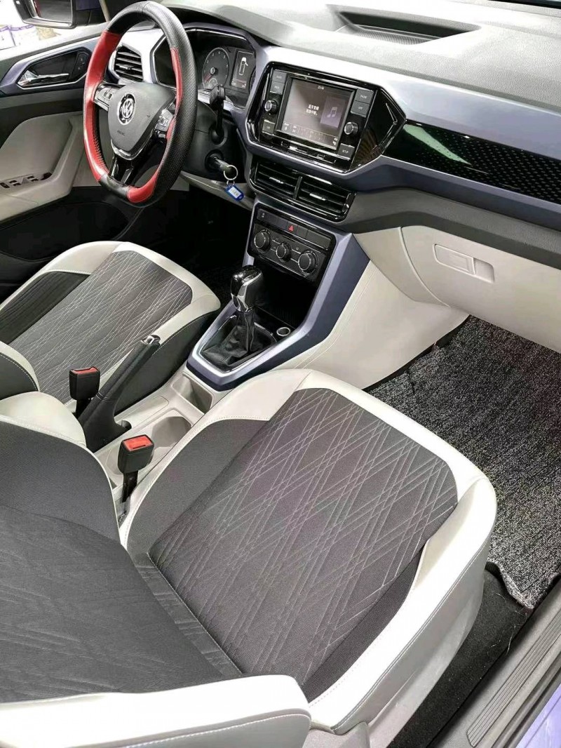 成都19年大众途铠8