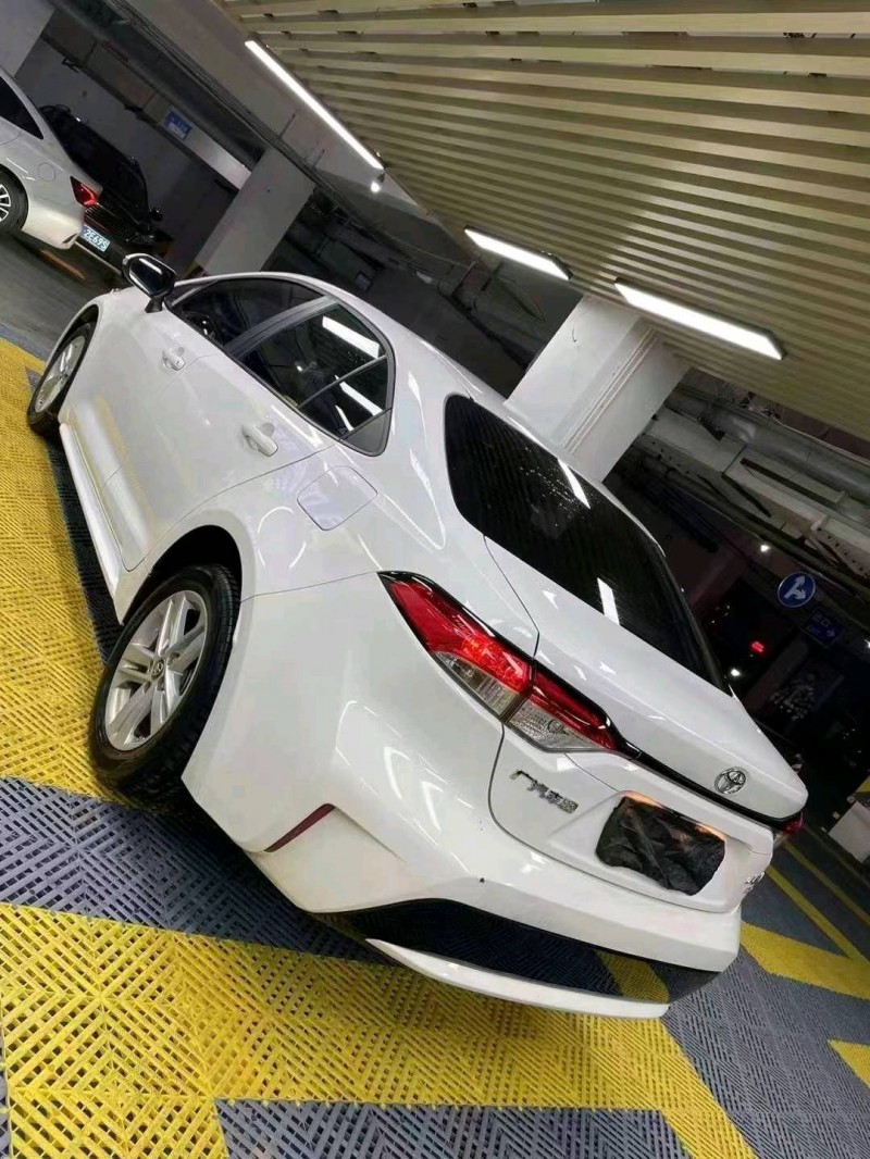 成都22年丰田雷凌4