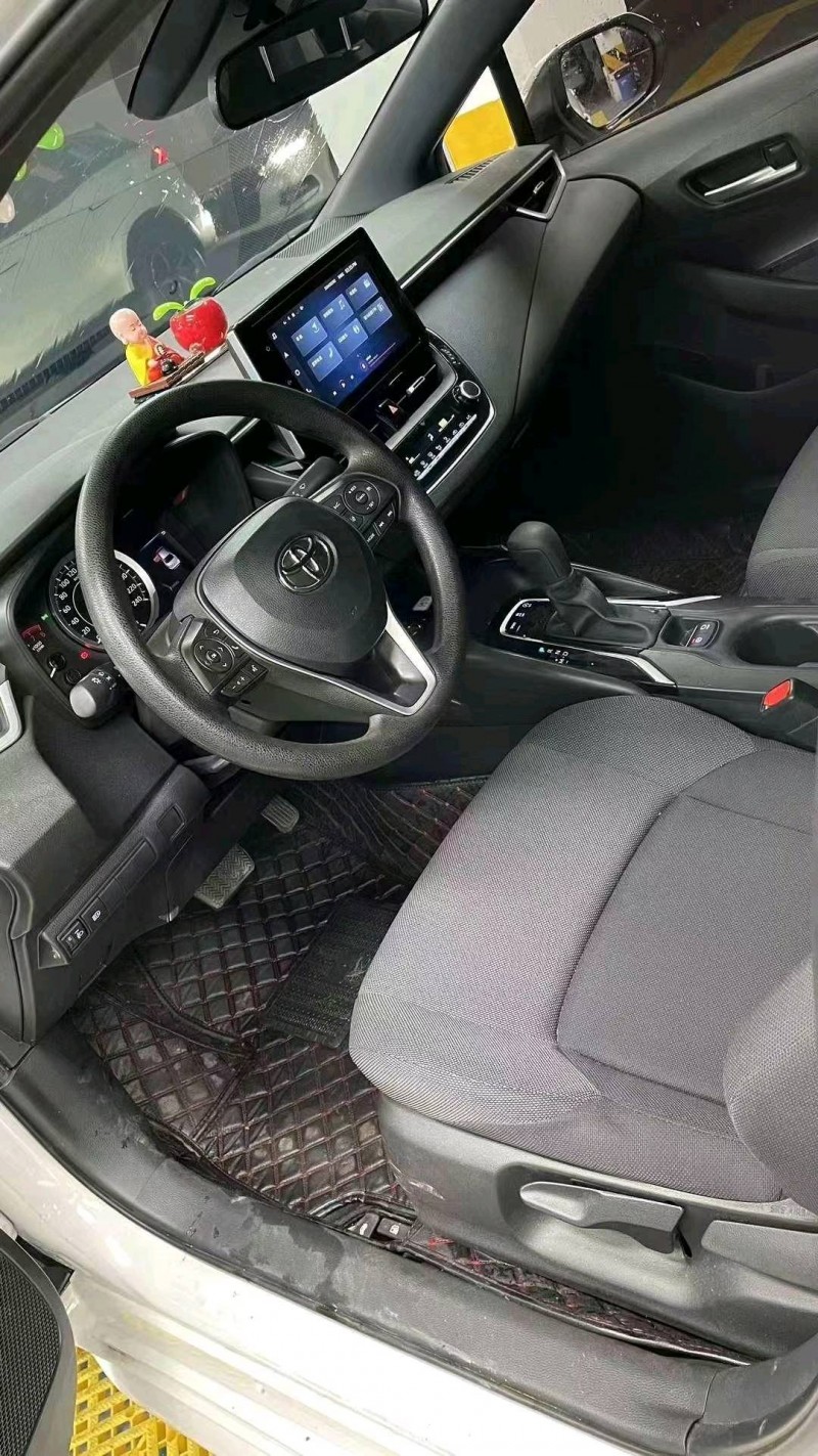 成都22年丰田雷凌7