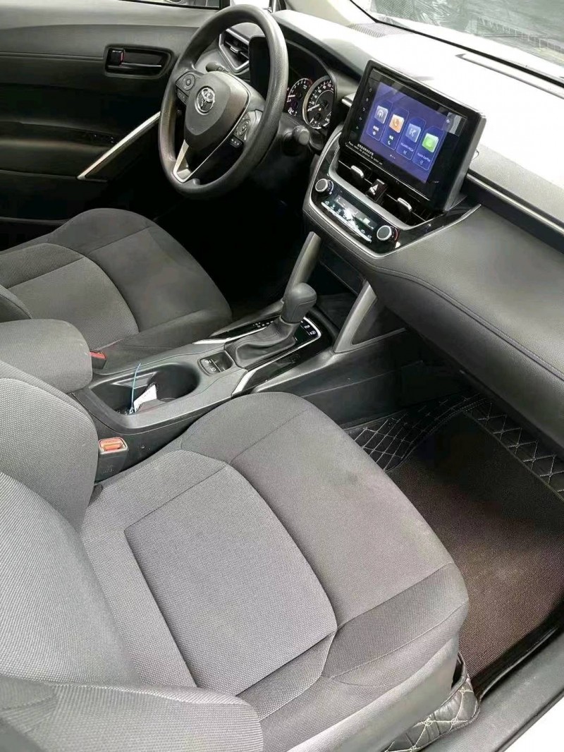 成都22年丰田锋兰达8