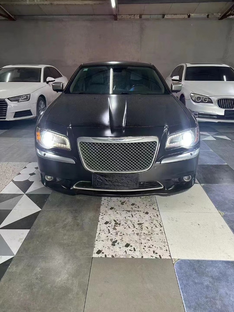 濱州13年克萊斯勒300C1