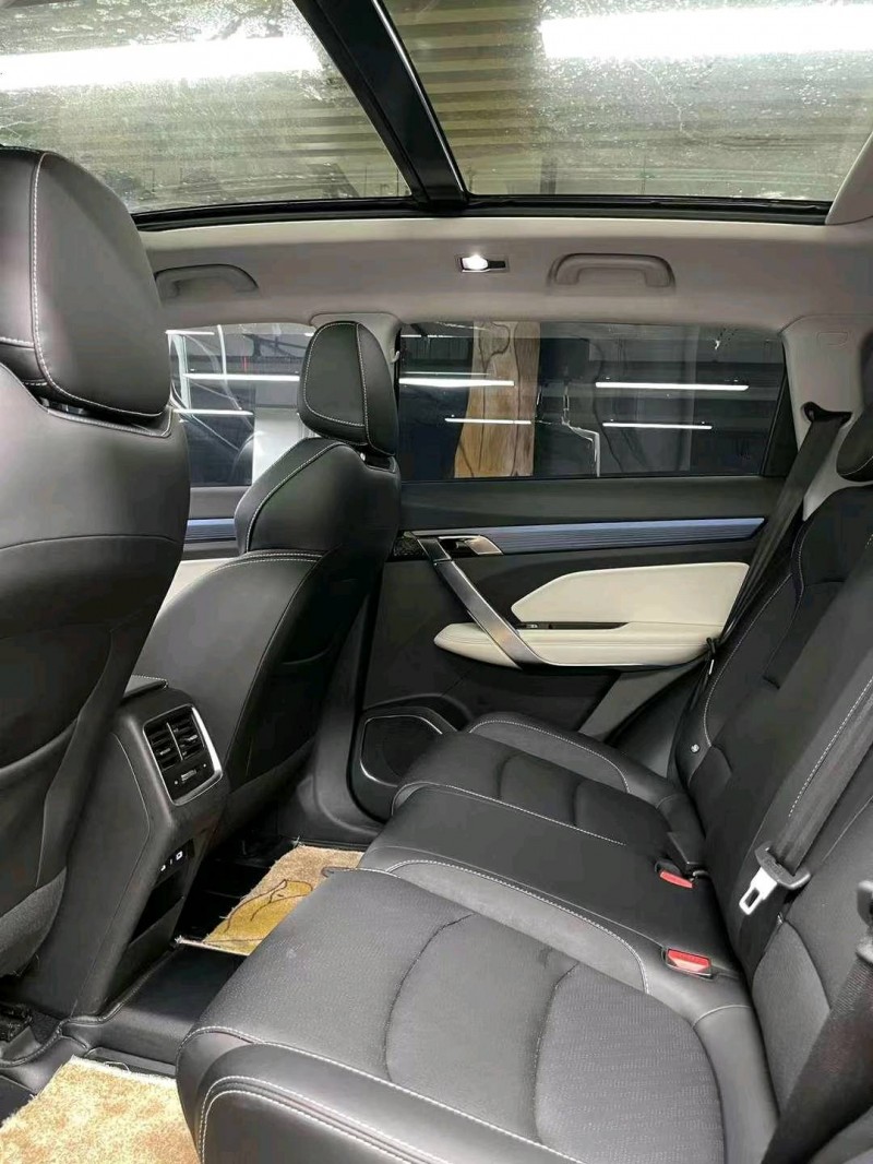 成都22年吉利博越9